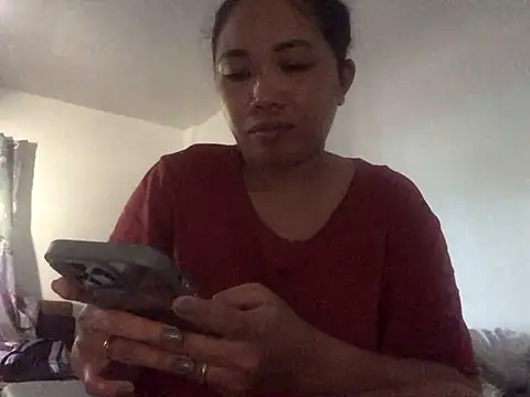 Snapshot of lady_candy85 chatting on April 22, 8:10 am lady candy85 online show from April 22, 8:10 am