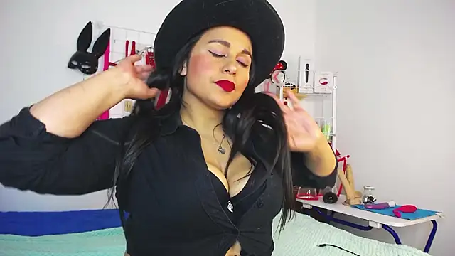 Snapshot of shannon_queen- chatting on February 11, 3:50 am shannon queen- online show from February 11, 3:50 am