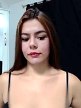 EmiNavarro online show from July 1, 7:03 pm