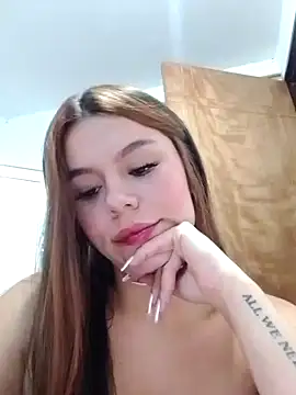 EmiNavarro online show from June 25, 10:37 pm