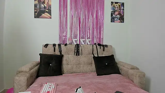 lila muak online show from April 2, 4:46 pm