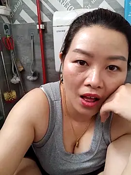Snapshot of Jennie_dogy chatting on May 18, 1:17 am Jennie dogy online show from May 18, 1:17 am