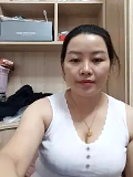 Snapshot of Jennie_dogy chatting on June 10, 2:13 am Jennie dogy online show from June 10, 2:13 am