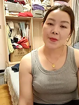 Jennie dogy online show from April 11, 1:04 pm