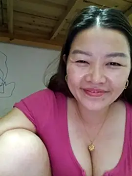 Jennie dogy online show from July 25, 2:45 pm