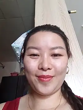 Snapshot of Jennie_dogy chatting on June 6, 1:11 am Jennie dogy online show from June 6, 1:11 am