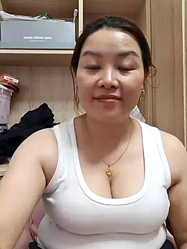 Snapshot of Jennie_dogy chatting on June 9, 1:45 pm Jennie dogy online show from June 9, 1:45 pm