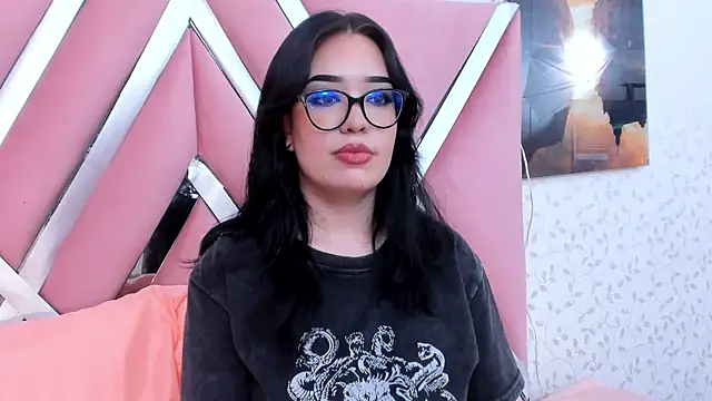 ninameduxx online show from May 14, 4:42 am