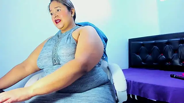 bustyy juicyrx online show from March 1, 12:16 pm