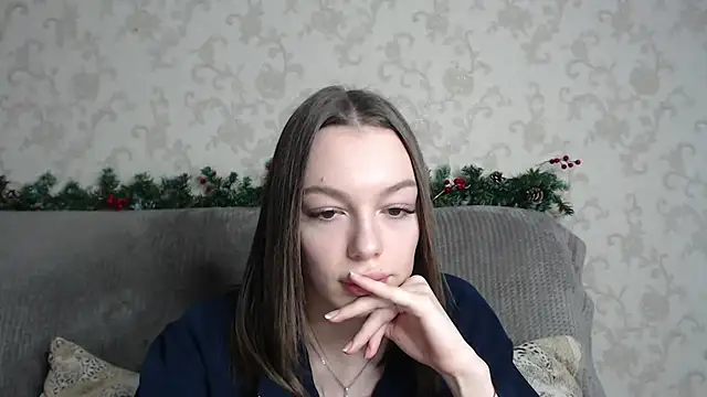 CandyGyrl online show from February 10, 8:24 am