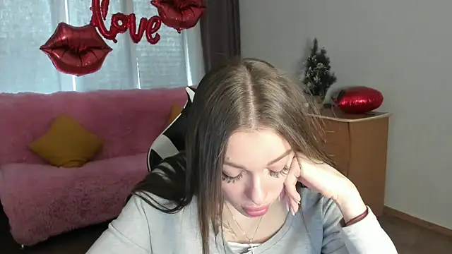 CandyGyrl online show from March 26, 9:07 am