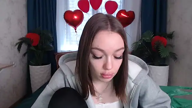 CandyGyrl online show from February 26, 8:03 am