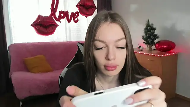 CandyGyrl online show from April 7, 1:07 am