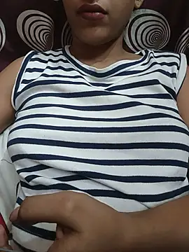Snapshot of komalsharma99 chatting on May 17, 7:03 pm komalsharma99 online show from May 17, 7:03 pm