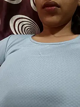 Snapshot of komalsharma99 chatting on May 7, 5:01 am komalsharma99 online show from May 7, 5:01 am