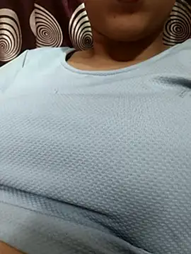 Snapshot of komalsharma99 chatting on May 7, 5:05 pm komalsharma99 online show from May 7, 5:05 pm