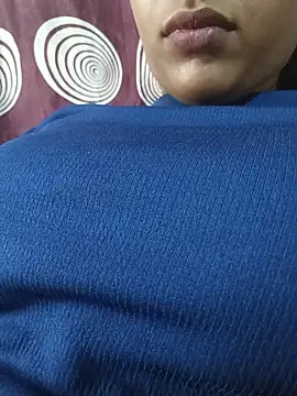 Snapshot of komalsharma99 chatting on May 27, 8:43 am komalsharma99 online show from May 27, 8:43 am