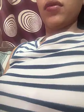 Snapshot of komalsharma99 chatting on May 18, 2:00 pm komalsharma99 online show from May 18, 2:00 pm