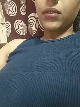 Snapshot of komalsharma99 chatting on June 4, 6:07 am komalsharma99 online show from June 4, 6:07 am