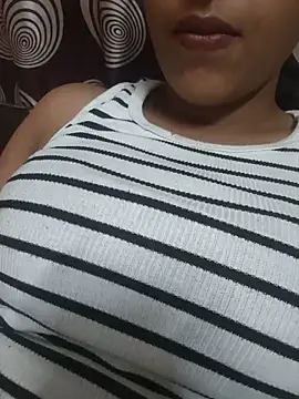 Snapshot of komalsharma99 chatting on June 5, 5:18 pm komalsharma99 online show from June 5, 5:18 pm