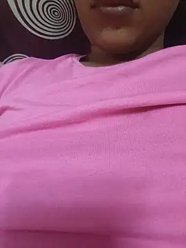 Snapshot of komalsharma99 chatting on May 26, 8:23 am komalsharma99 online show from May 26, 8:23 am