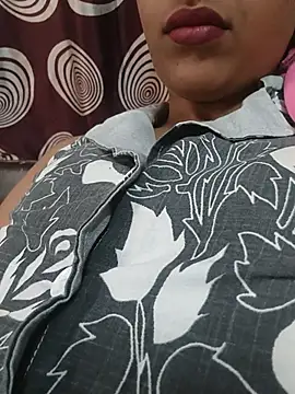 Snapshot of komalsharma99 chatting on June 8, 5:08 am komalsharma99 online show from June 8, 5:08 am