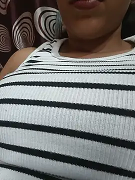 Snapshot of komalsharma99 chatting on May 29, 3:40 pm komalsharma99 online show from May 29, 3:40 pm