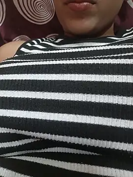 Snapshot of komalsharma99 chatting on May 23, 5:12 pm komalsharma99 online show from May 23, 5:12 pm