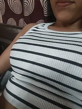 Snapshot of komalsharma99 chatting on June 6, 5:23 am komalsharma99 online show from June 6, 5:23 am