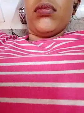 Snapshot of komalsharma99 chatting on June 14, 10:05 am komalsharma99 online show from June 14, 10:05 am