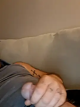 ldhurstII online show from April 16, 2:01 am