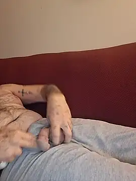 Snapshot of ldhurstII chatting on February 21, 2:24 am ldhurstII online show from February 21, 2:24 am