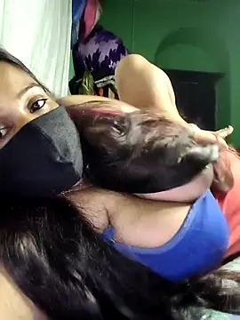 V-Hot-Suity online show from March 18, 11:59 pm