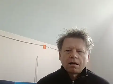 Snapshot of WoszLive chatting on June 15, 5:18 am WoszLive online show from June 15, 5:18 am