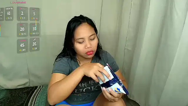 Black novaaa online show from March 11, 2:33 pm