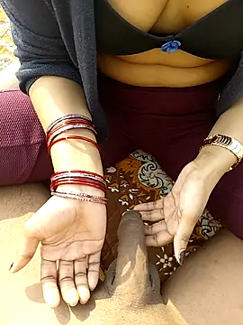 Snapshot of x_couple2 chatting on February 16, 9:30 am x couple2 online show from February 16, 9:30 am