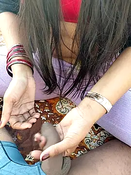 Snapshot of x_couple2 chatting on February 24, 11:33 am x couple2 online show from February 24, 11:33 am