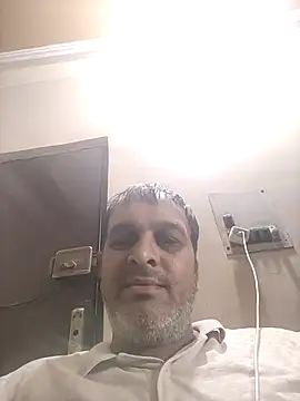 Snapshot of indiandesivillegeboy chatting on July 4, 6:42 am indiandesivillegeboy online show from July 4, 6:42 am