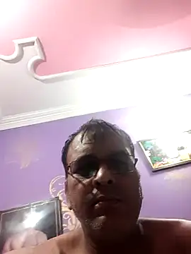Snapshot of indiandesivillegeboy chatting on June 4, 5:17 pm indiandesivillegeboy online show from June 4, 5:17 pm