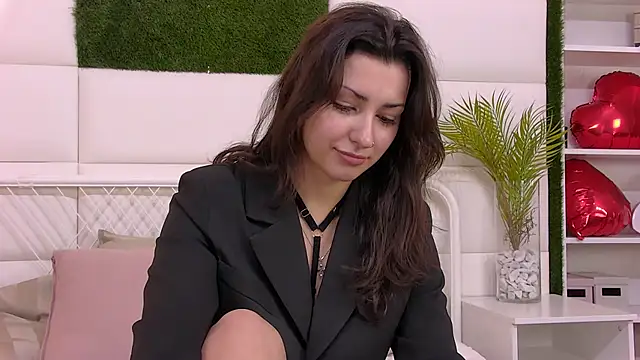 Snapshot of AngelaCox chatting on February 18, 7:17 am AngelaCox online show from February 18, 7:17 am