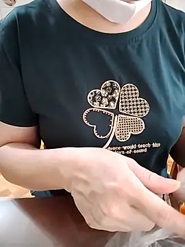 LiilyZi online show from March 20, 12:44 am