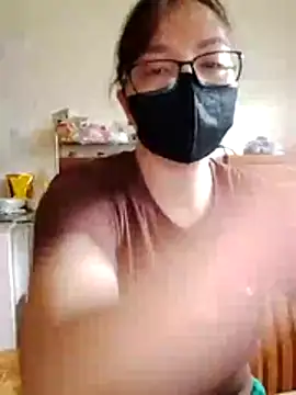 LiilyZi online show from April 7, 1:29 am