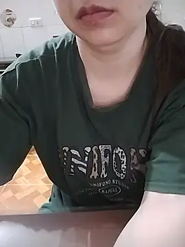 LiilyZi online show from May 27, 10:28 pm