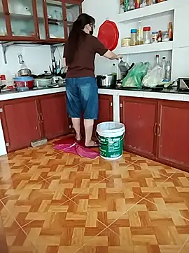 LiilyZi online show from April 13, 3:54 am