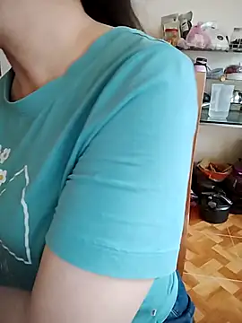 LiilyZi online show from March 23, 2:00 am