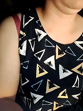 LiilyZi online show from March 23, 2:39 pm