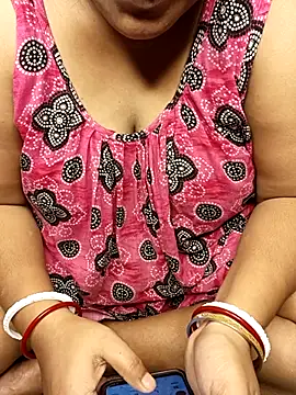 R Queen online show from June 27, 5:46 am