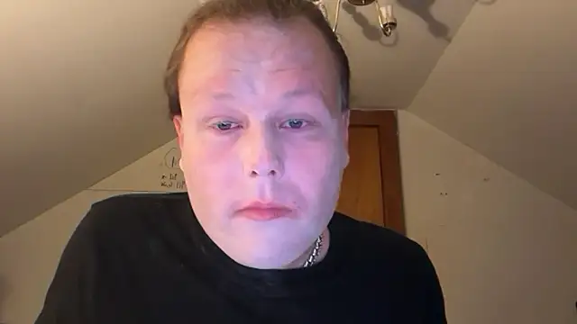 Snapshot of RaeganV chatting on February 28, 9:09 am RaeganV online show from February 28, 9:09 am