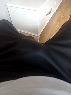 Snapshot of Serdar4535 chatting on April 9, 7:36 am Serdar4535 online show from April 9, 7:36 am