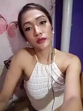 Snapshot of GeorginaLove09 chatting on June 23, 10:13 am GeorginaLove09 online show from June 23, 10:13 am